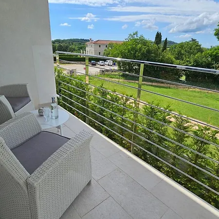 Apartments With Pool Casa Bianca Matohanci Exterior photo