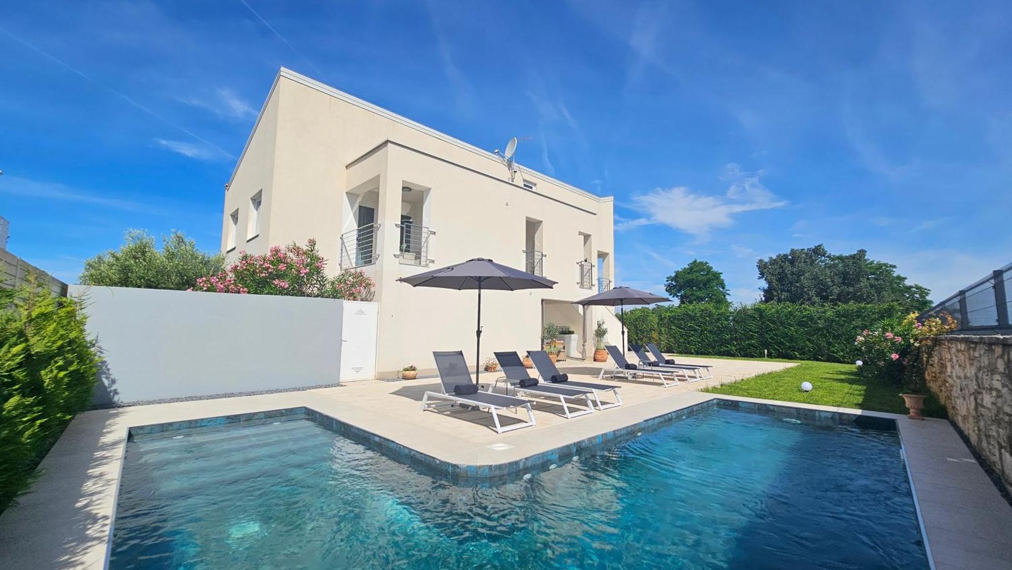 Apartament With Pool Casa Bianca